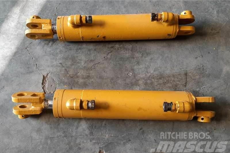 Bell 1756 Hydraulic Lift Cylinder Autre camion