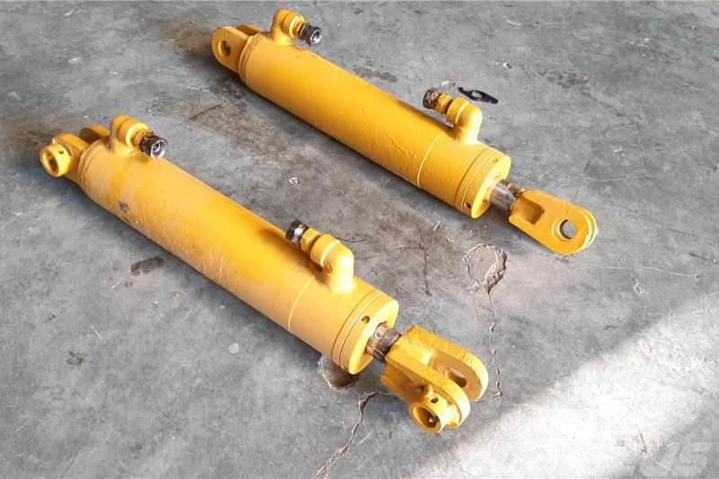 Bell 1756 Hydraulic Lift Cylinder Autre camion