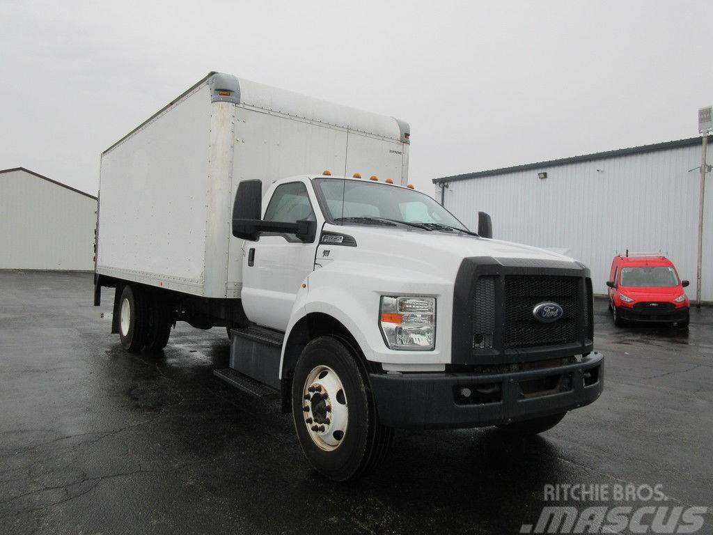 Ford Super Duty F-650 Camion Fourgon