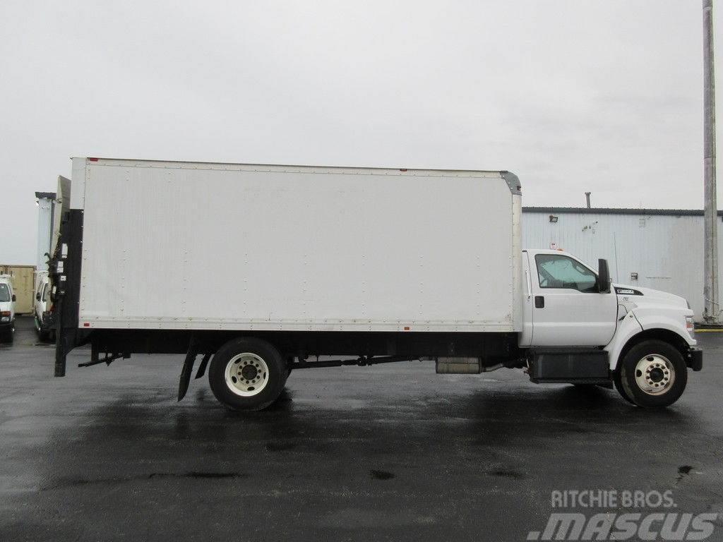 Ford Super Duty F-650 Camion Fourgon