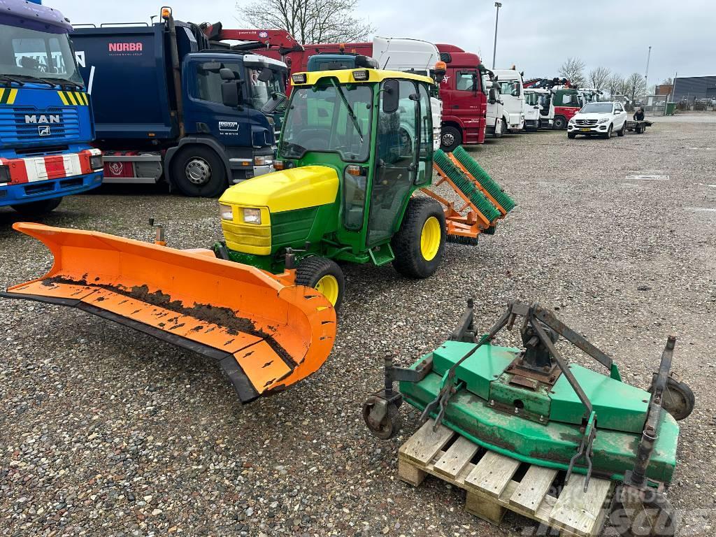 John Deere 2720 with equipment Micro tracteur