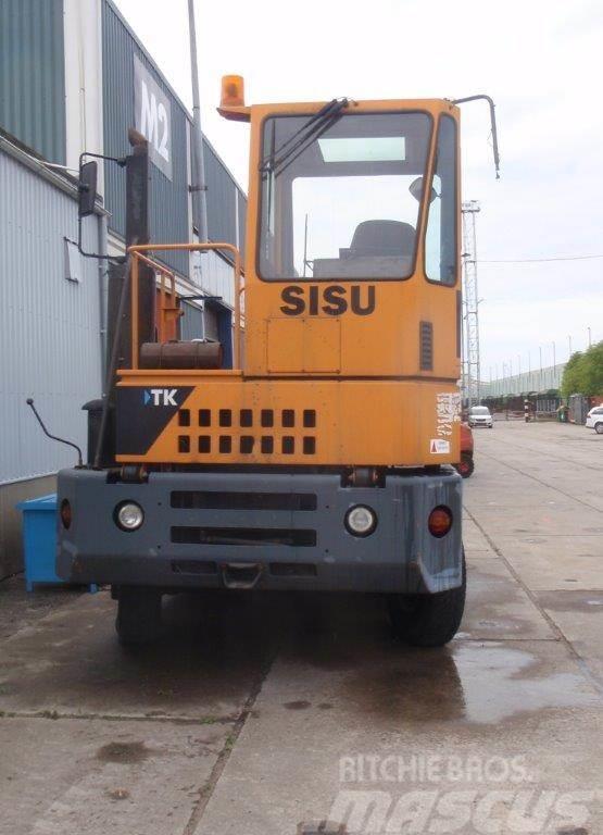 Sisu TRX 242 Tracteur de manœuvre