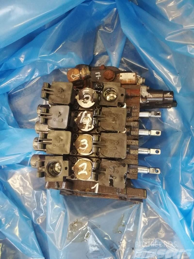 Fiat G170 Remote control valve Hydraulique