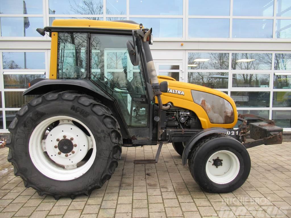 Valtra A75 4x2 + Fronthef Tracteur
