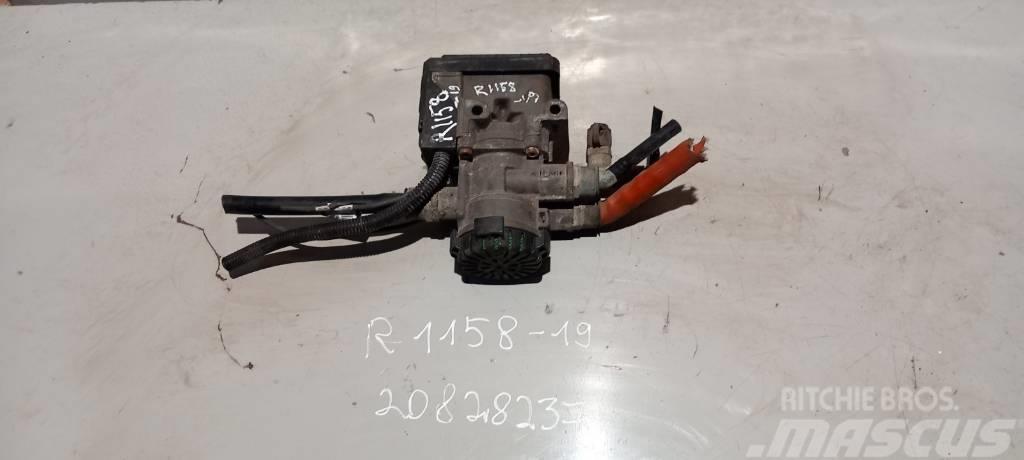 Renault Midlum 180 EBS brake valve 20828237 Freins