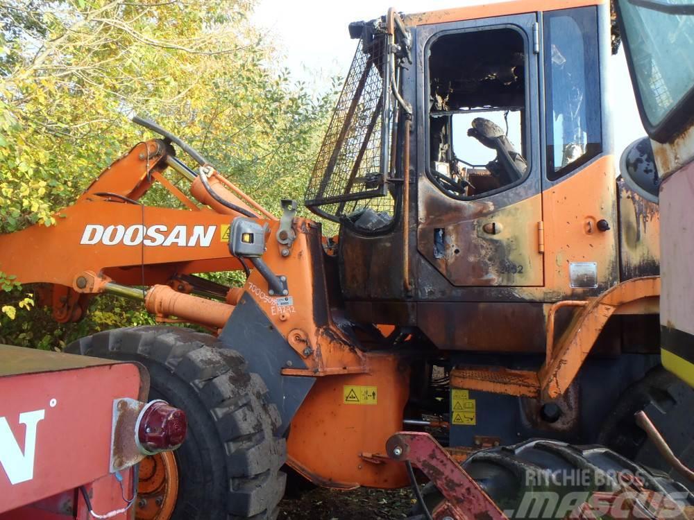 Doosan Daewoo DL250 Tracteur