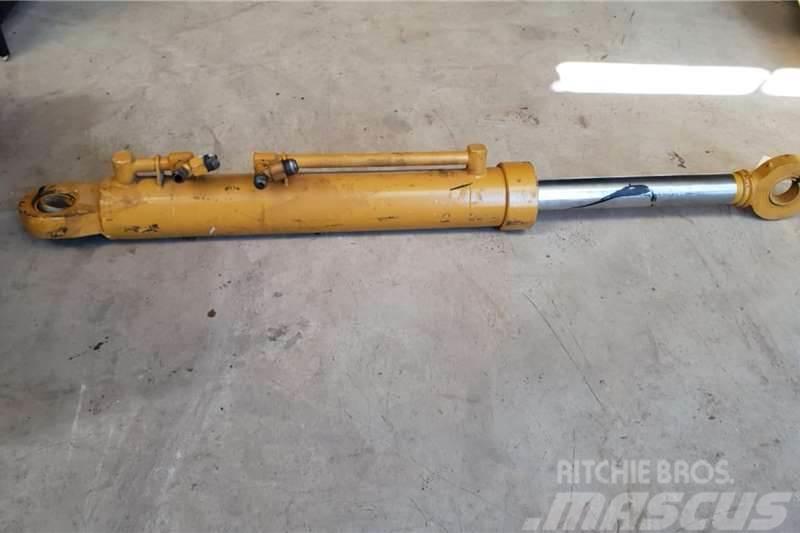 Bell B40C Hydraulic Cylinders Autre camion
