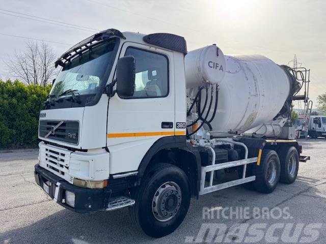Volvo FM 12 Camion malaxeur