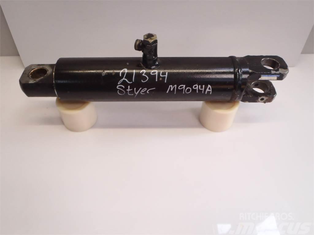 Steyr M9094A Lift Cylinder Hydraulique