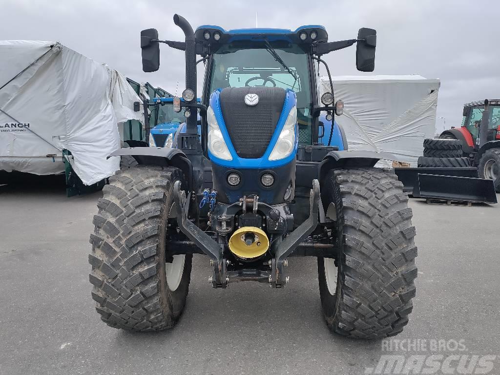 New Holland T 7.210 AC Tracteur