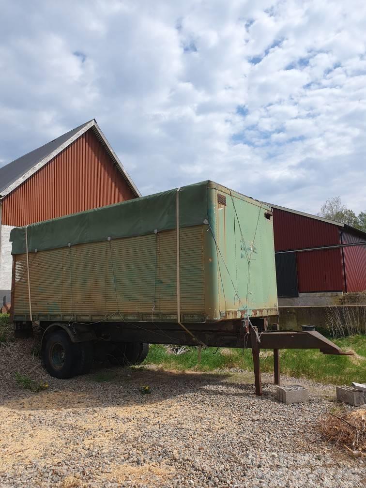 Scania skåpsvagn Autre remorque agricole