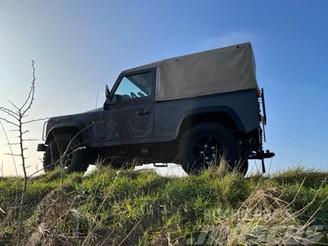 Land Rover Defender 90 iconic soft top year 2013 Voiture