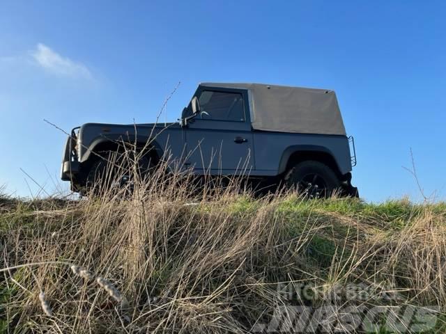 Land Rover Defender 90 iconic soft top year 2013 Voiture