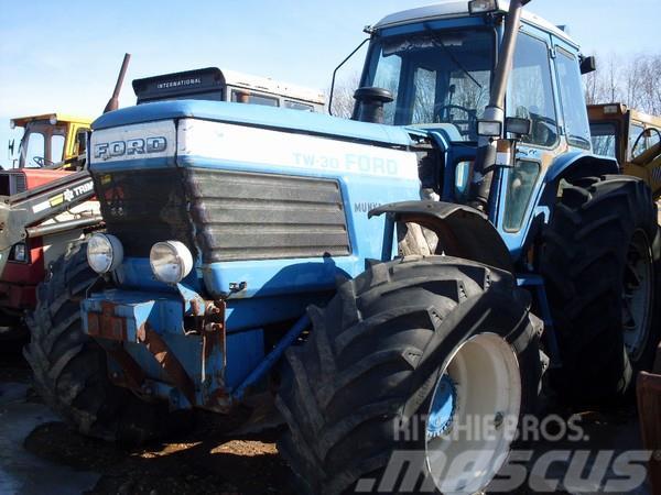 Ford TW 30 Tracteur