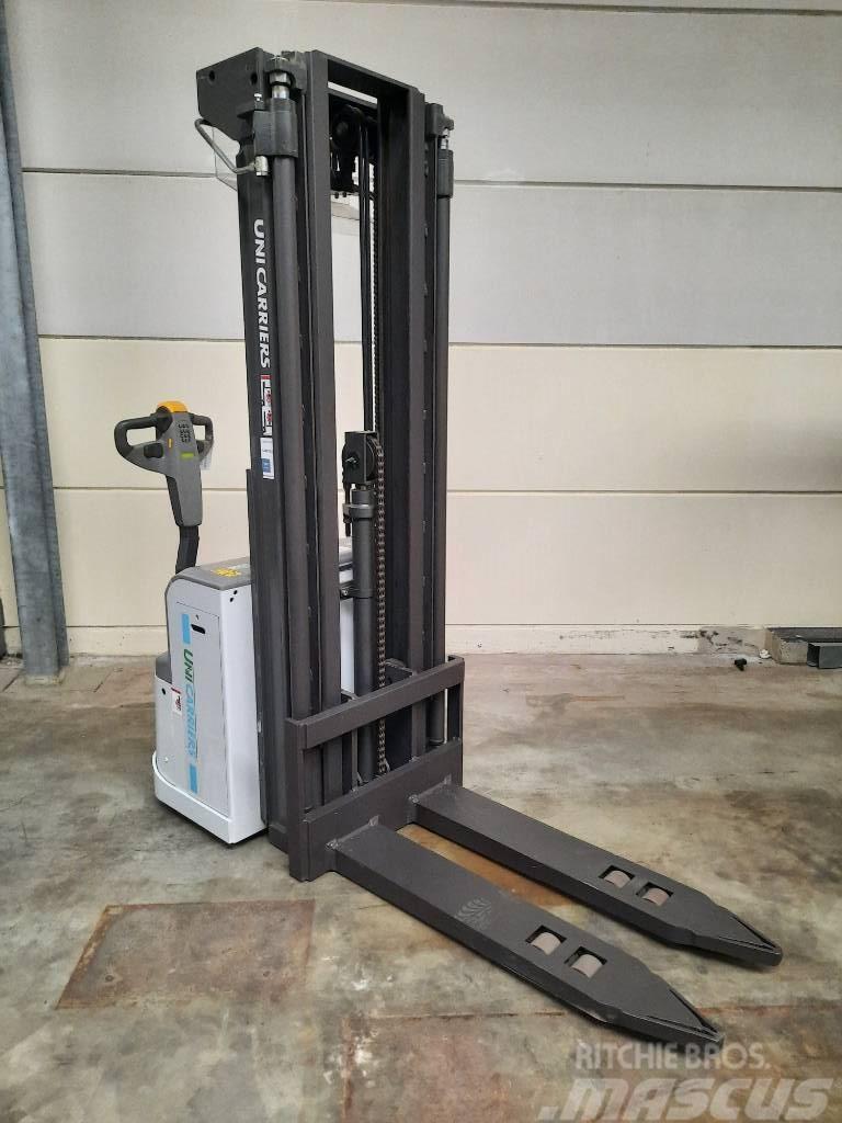 UniCarriers PSH200SDTFV540 Gerbeur accompagnant