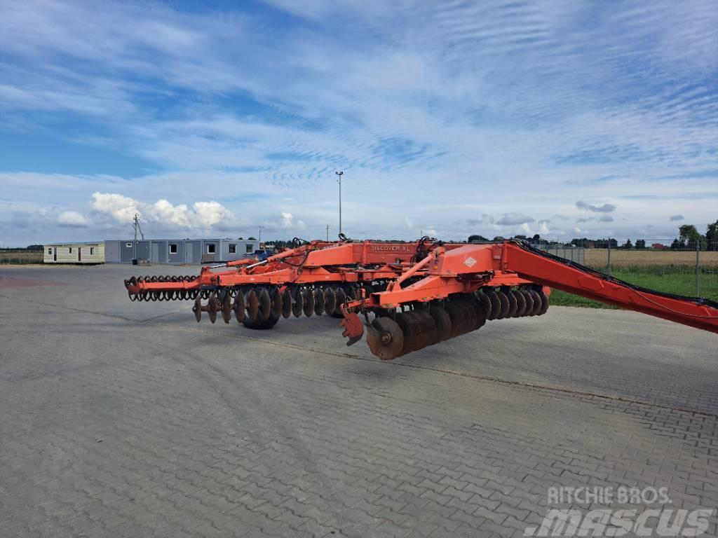 Kuhn Discover XL 52 Crover crop