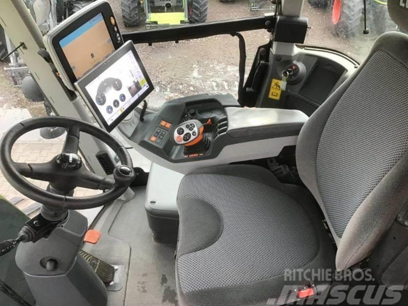 CLAAS XERION 5000 TRAC TS Tracteur