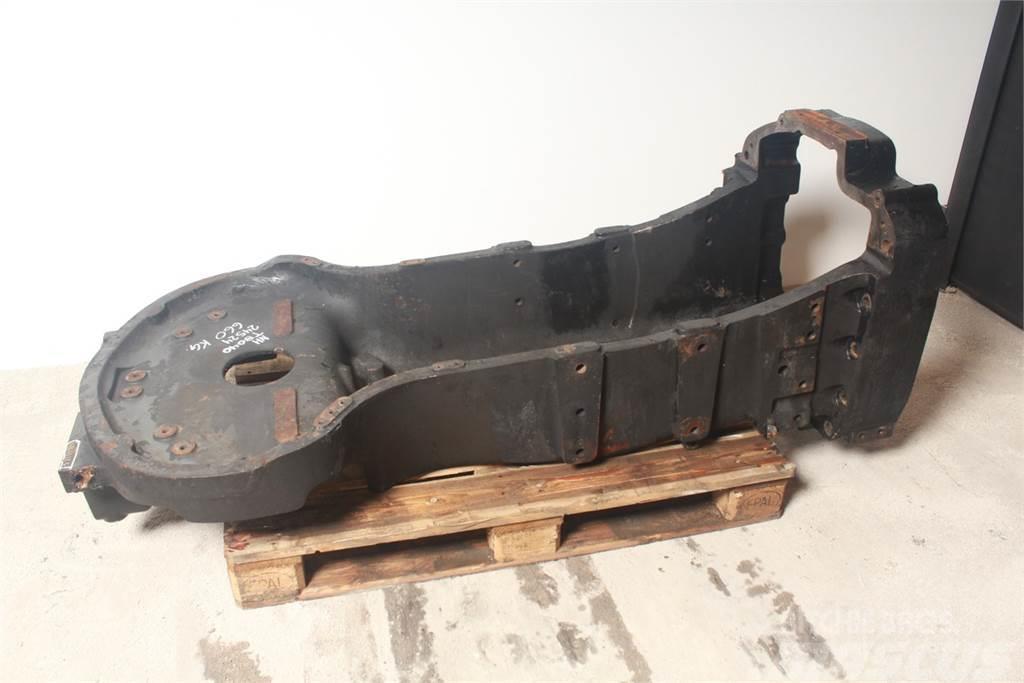 New Holland T8040 Front axle support Châssis et suspension