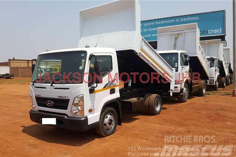 Hyundai MIGHTY EX8, WITH +/- 4 CUBE TIPPER EQUIPMENT Autre camion