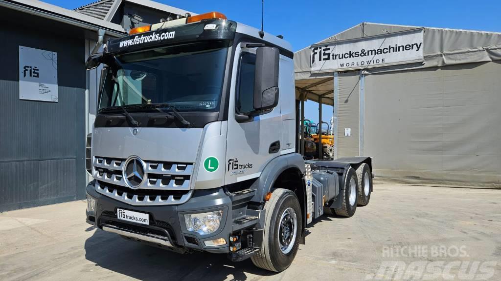 Mercedes-Benz AROCS 2843 6x4 chassis ready for tipper Châssis cabine