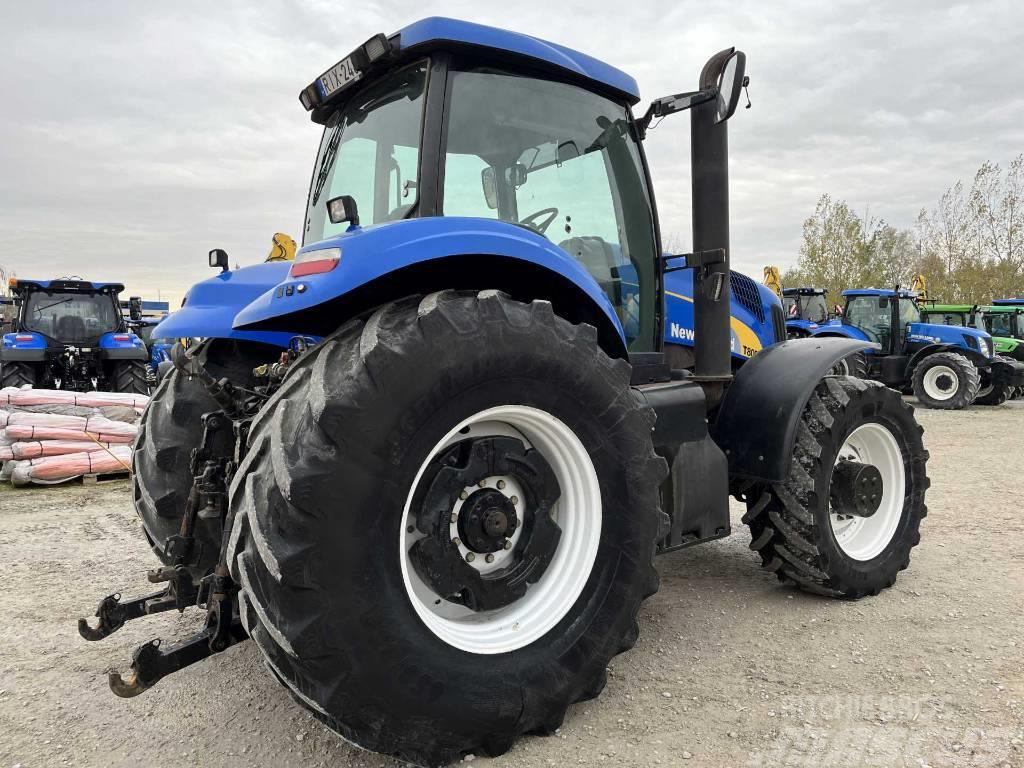 New Holland T 8030 Tracteur