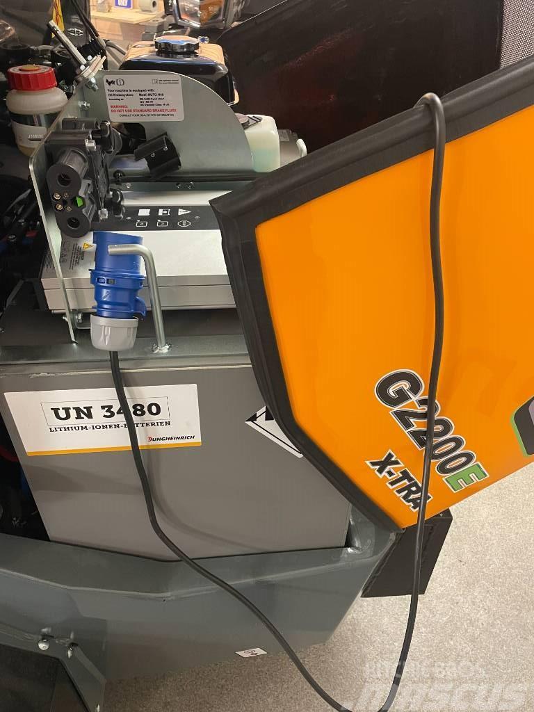 GiANT G 2200EX Chargeuse compacte