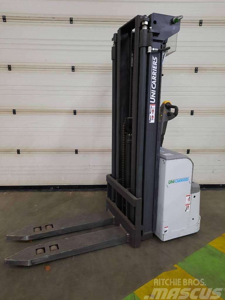 UniCarriers PSH200SDTFV480 Gerbeur accompagnant