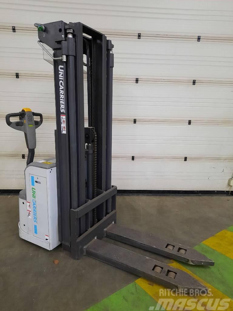 UniCarriers PSH200SDTFV480 Gerbeur accompagnant