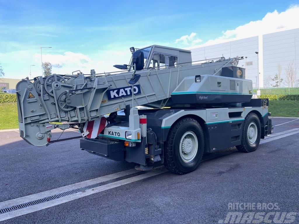 Kato MR220 City Crane - Only 203 kms from NEW !!! Grues tout terrain