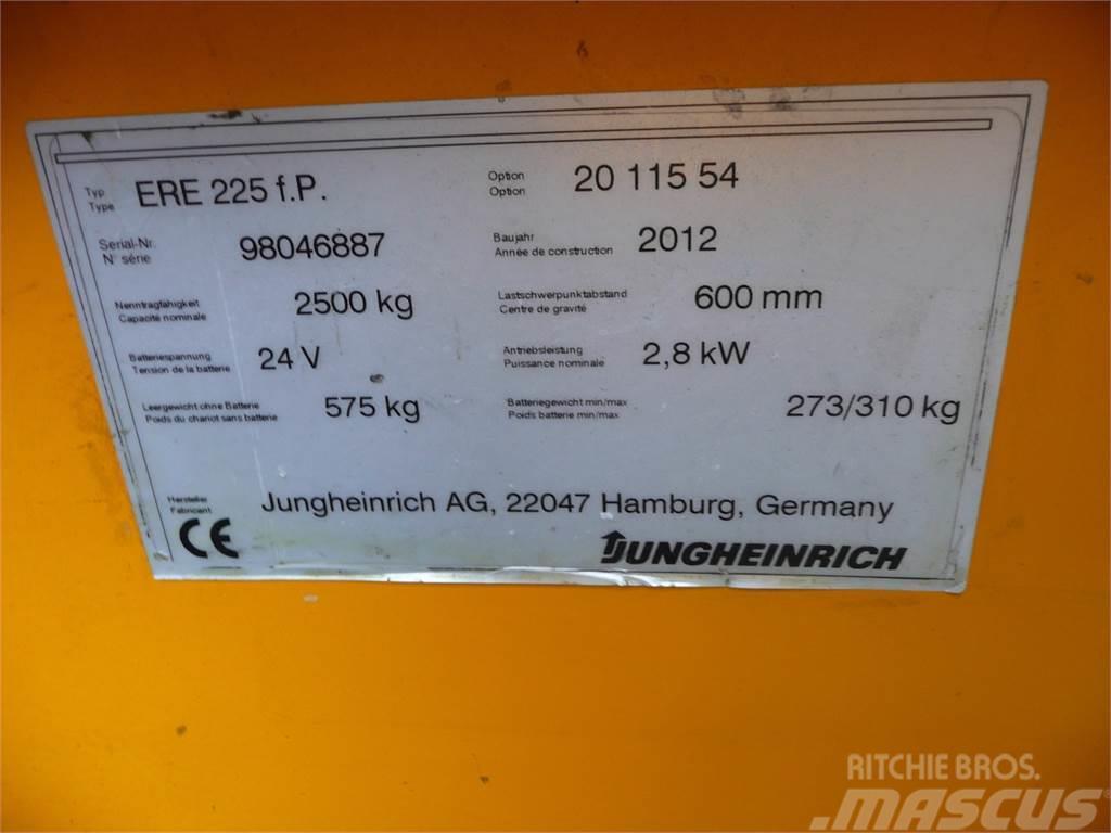 Jungheinrich ERE 225 Transpalette accompagnant porté debout