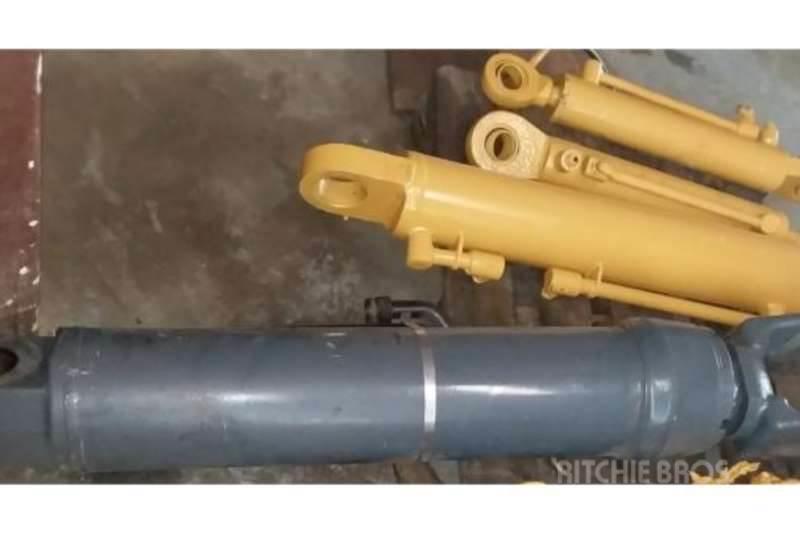 Bell L2706D Hydraulic Lift Cylinder Autre camion