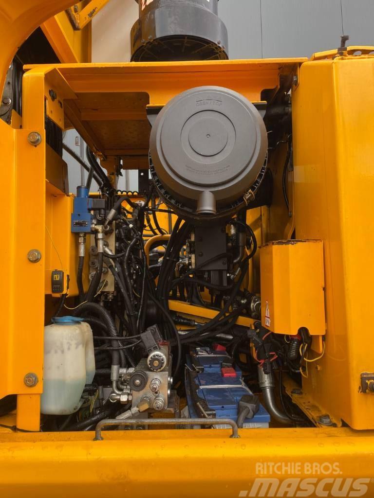 JCB JS200W  --  Generator  --  rotating grapple Pelle à déchets