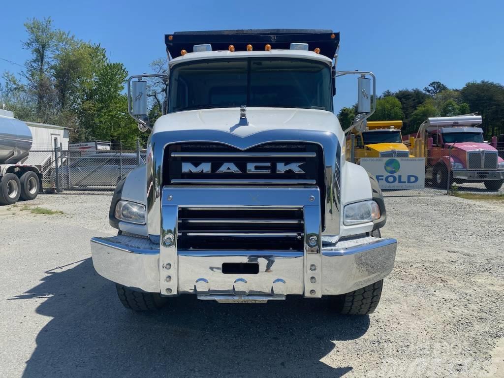 Mack CT713 Camion benne