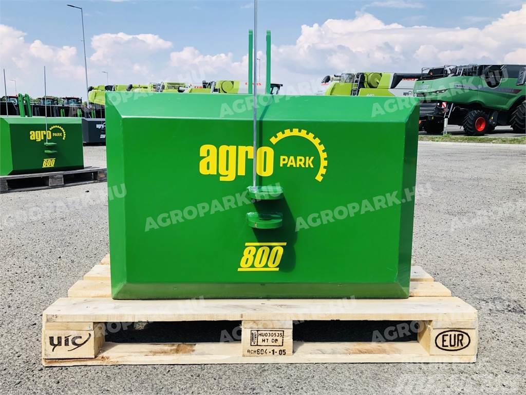 800 kg front hitch weight, in green color Masse avant