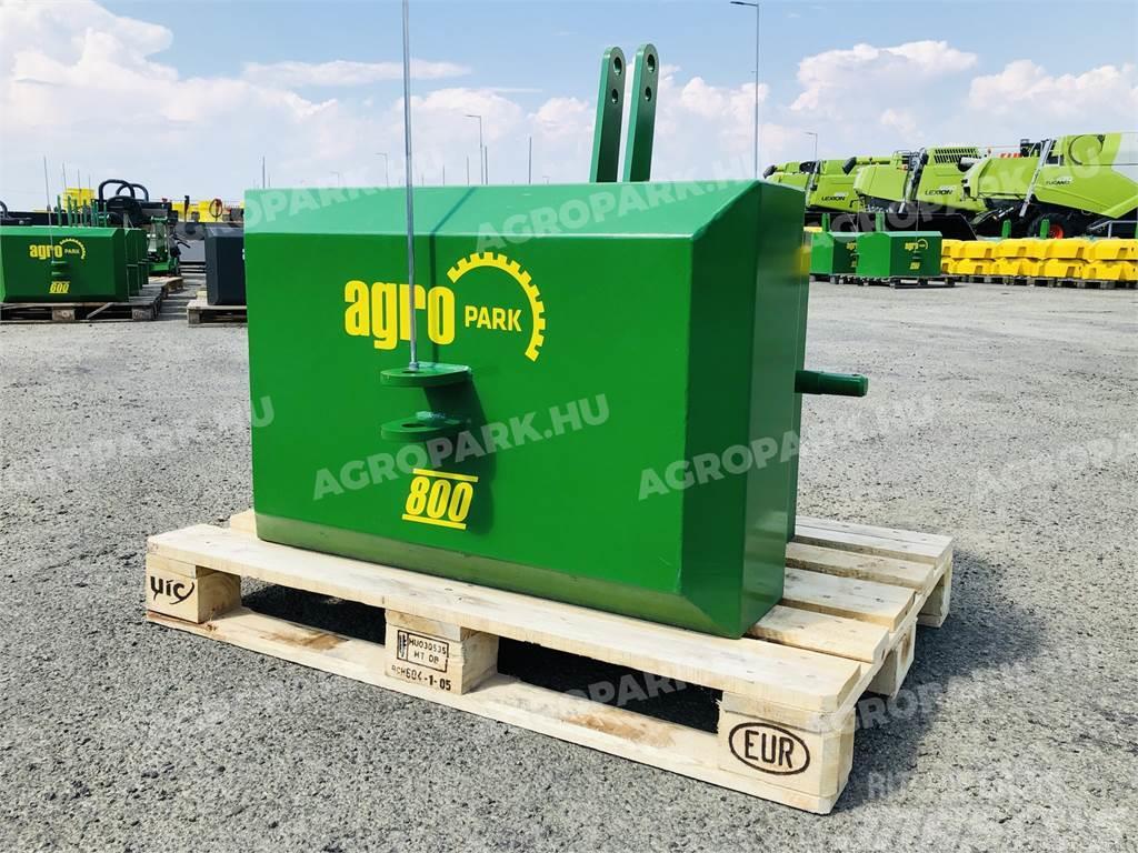  800 kg front hitch weight, in green color Masse avant