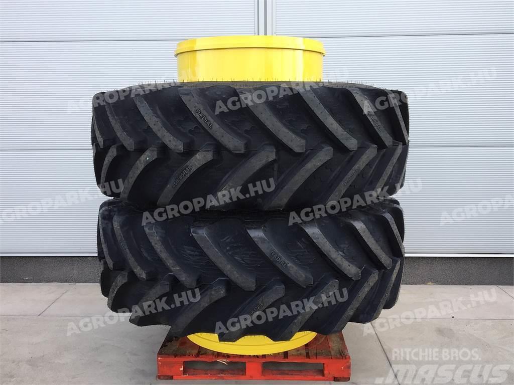  Twin wheel set with BKT 650/85R38 tires Roues jumelées