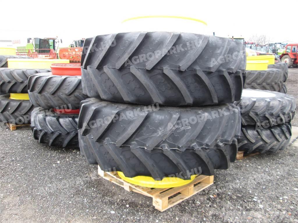  Twin wheel set with BKT 710/70R42 tires Roues jumelées
