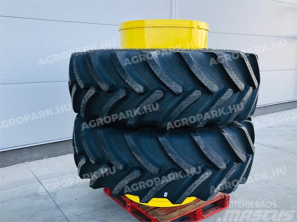  Twin wheel set with CEAT 650/85R38 tires Roues jumelées