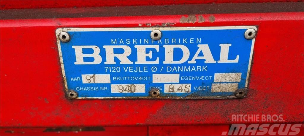 Bredal BUGSERET GØDNINGSSPREDER B4S Pulvérisateurs traînés