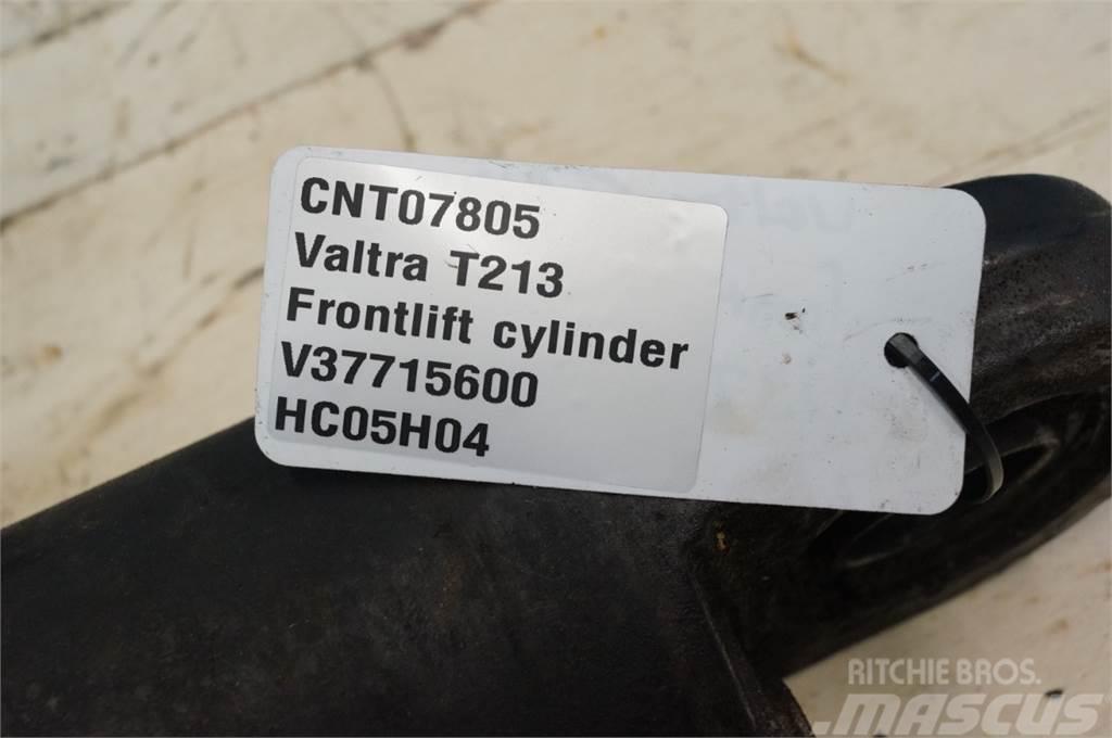 Valtra T213 Accessoires chargeur frontal