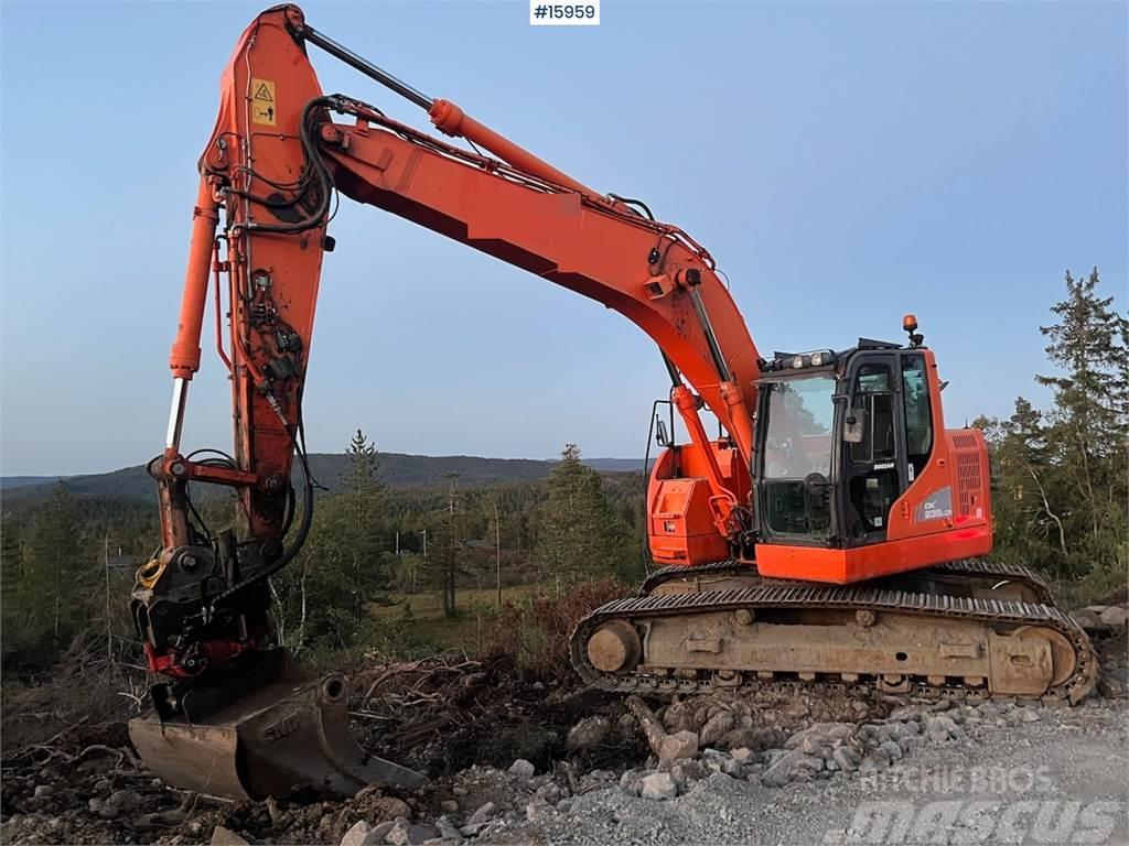 Doosan DX235LCR crawler excavator w/ GPS, bucket and tilt Pelle sur chenilles