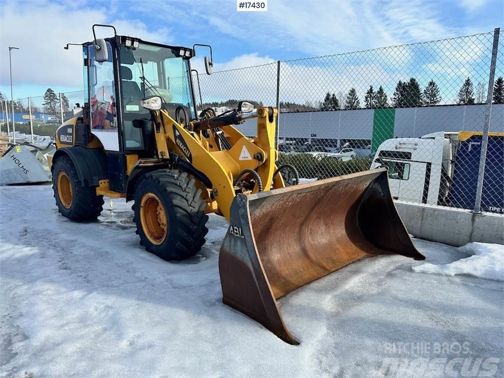 Heracles H928 Wheel loader w/ bucket. Rep object. Chargeuse sur pneus