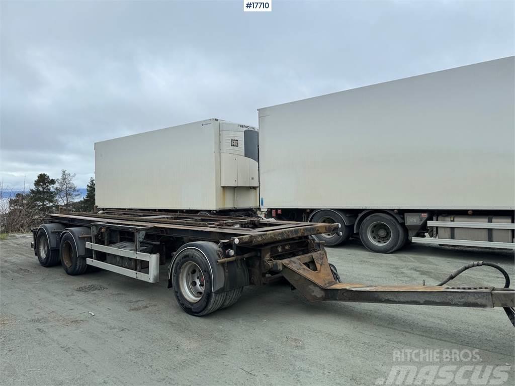 Istrail 3-axle hook trailer w/ tipper Autres semi remorques