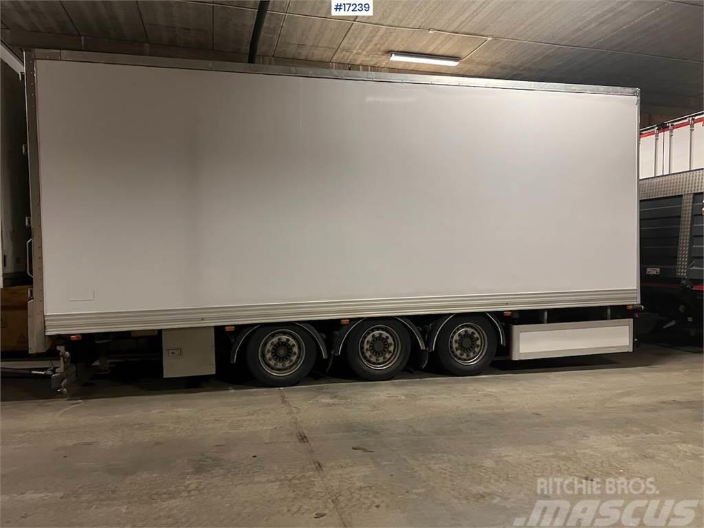 Limetec 3 axle cabinet trailer w/ full side opening Autre remorque