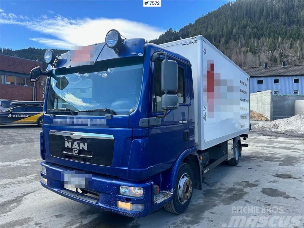 MAN TGL 8.180 box truck w/ Lift and 2 sets of tires. Camion Fourgon