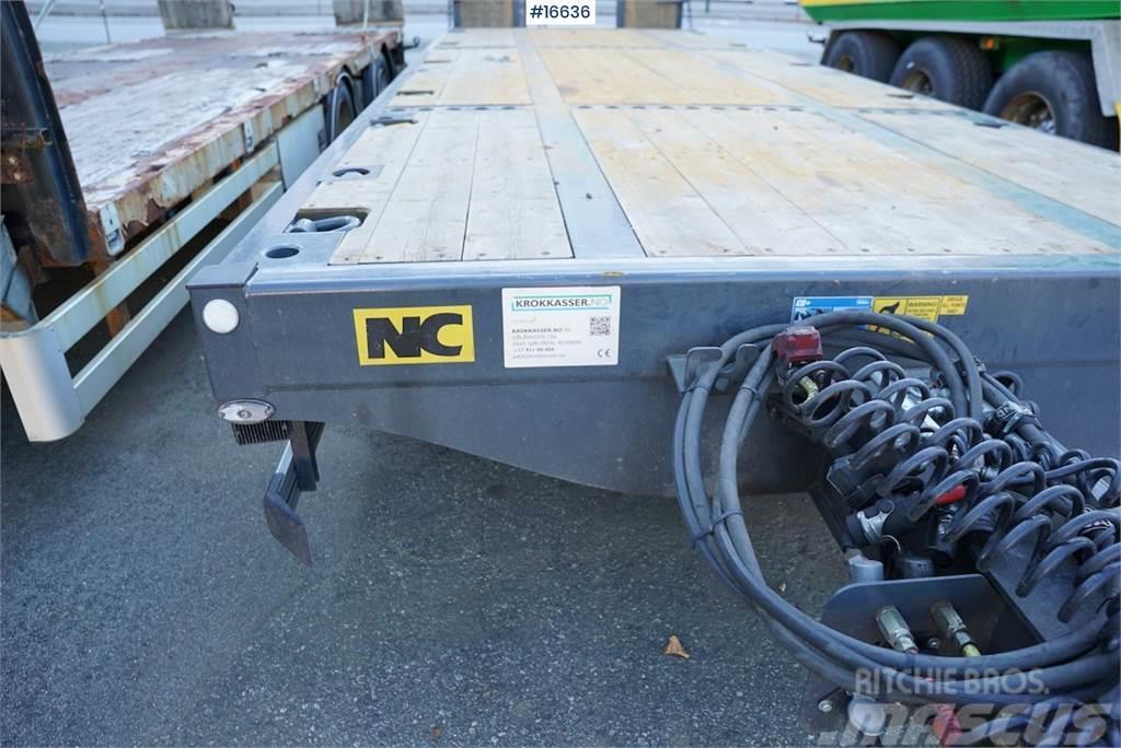 NC 3 axle machine trailer that is little used Autre remorque