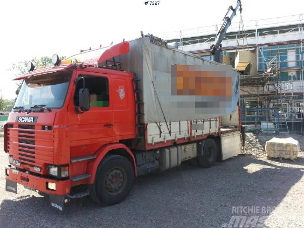 Scania 143M w/ rear mounted Hiab 105-3 crane from 1996 Camion plateau ridelle avec grue