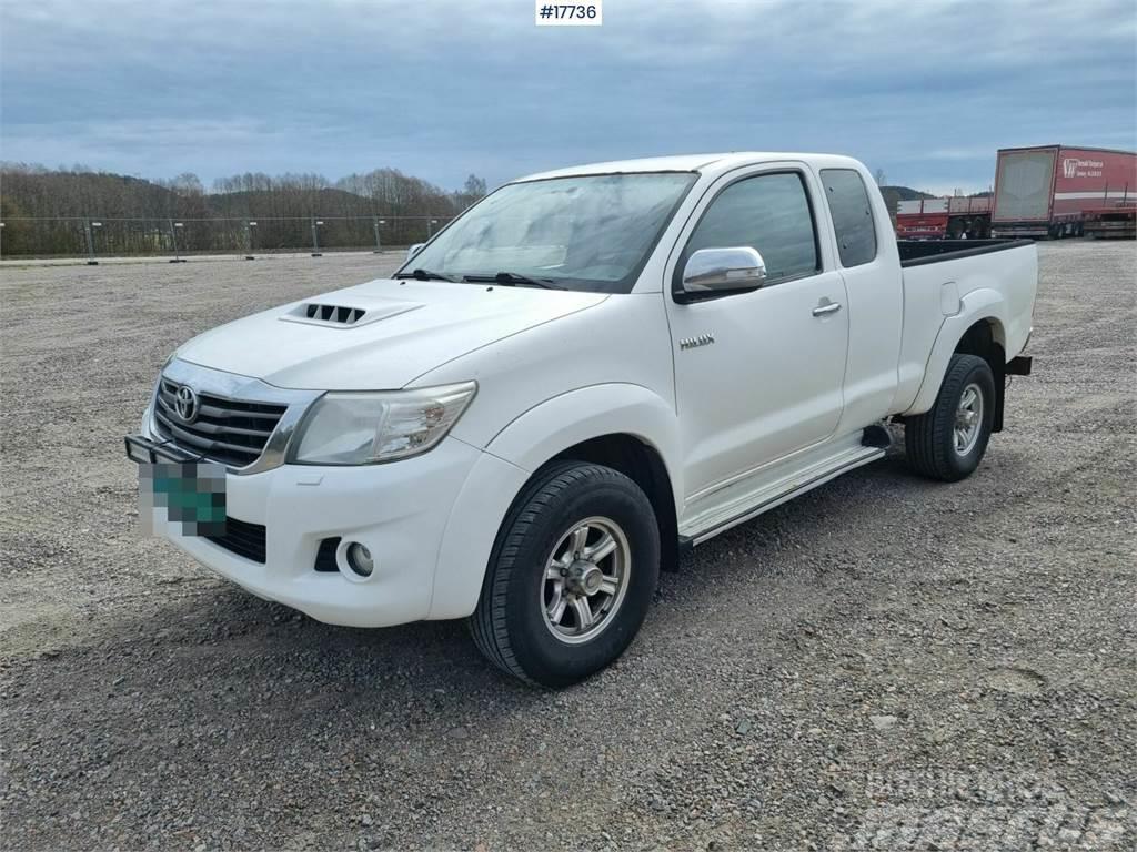 Toyota Hilux 4x4 Manual transmission. Summer and winter w Utilitaire