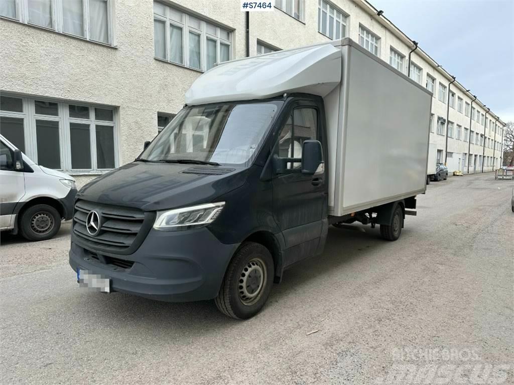 Mercedes-Benz Sprinter with tail lift Camion Fourgon