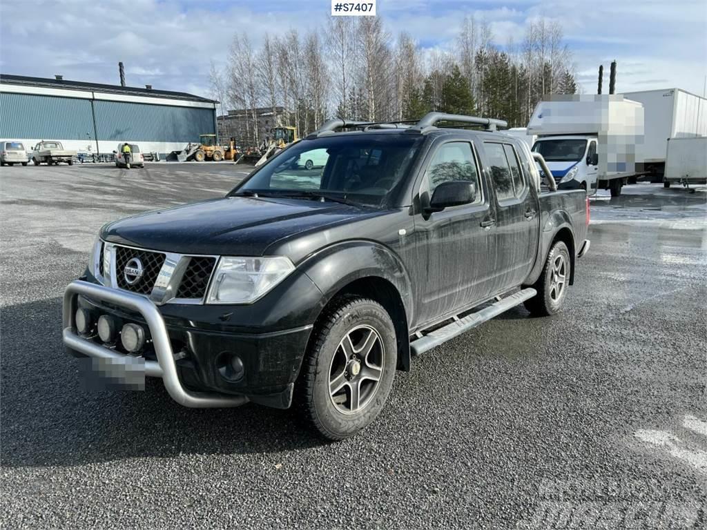 Nissan Navara with hood, Summer and winter tires Utilitaire benne